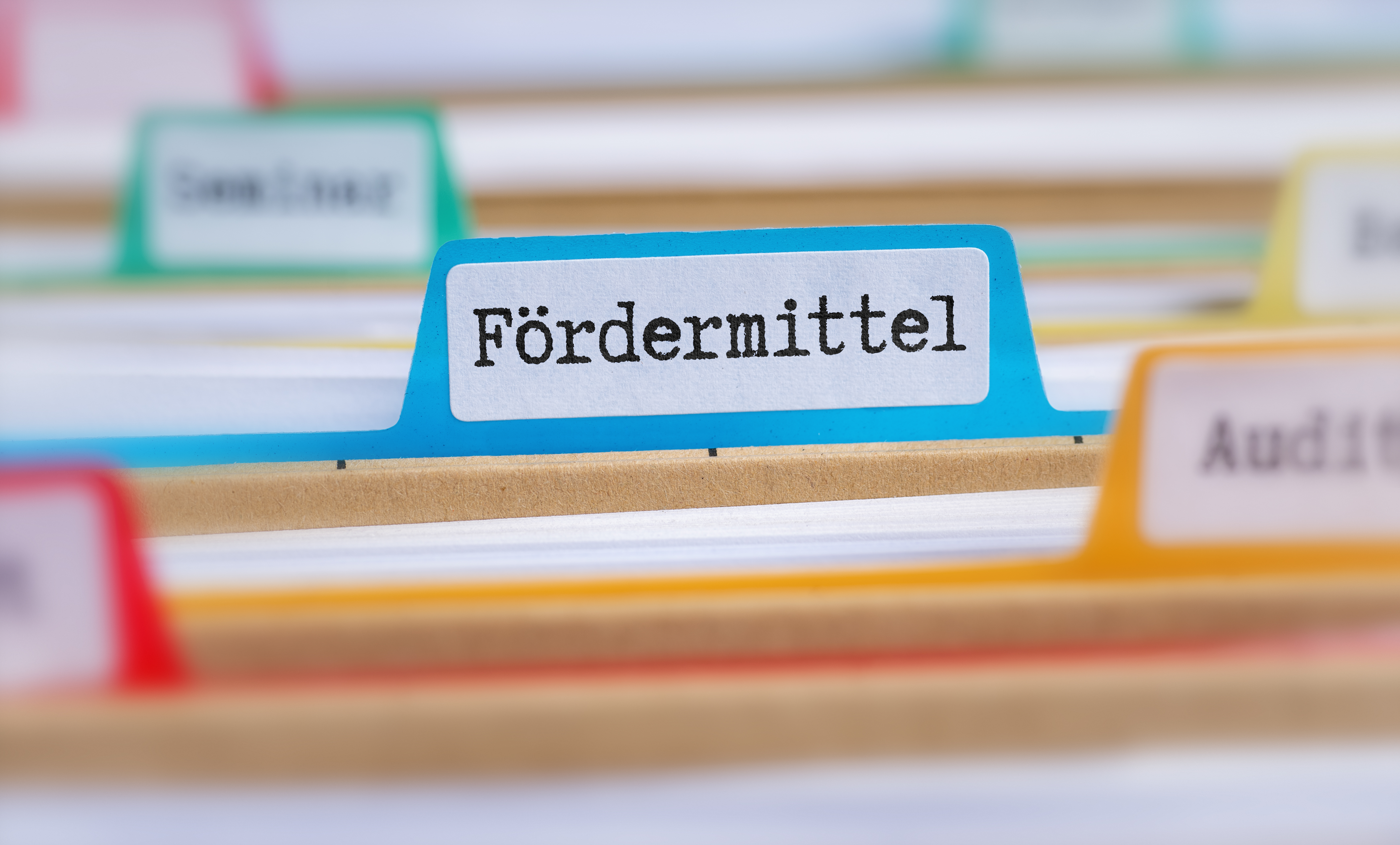 Hängeregister mit Reitern, Reiter Fördermittel im Bildmittelpunkt