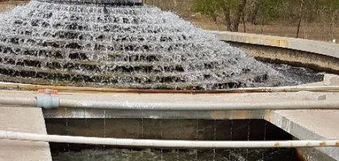 Wasserbrunnen in der Stadt Solapur in Indien