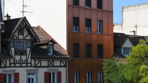 Altbau und Neubau der Bäckerei Paul