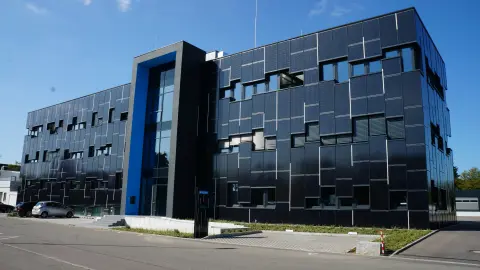 Firmengebäude Mader