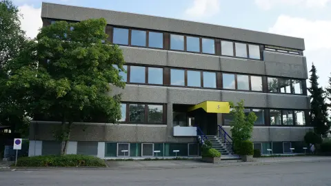 Firmengebäude Mader