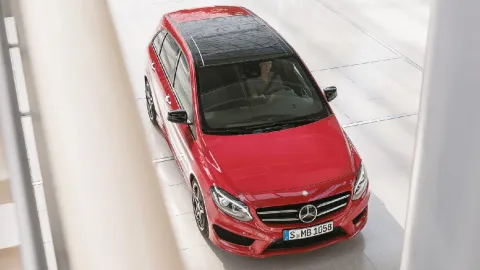 Mercedes-Benz B Klasse rot