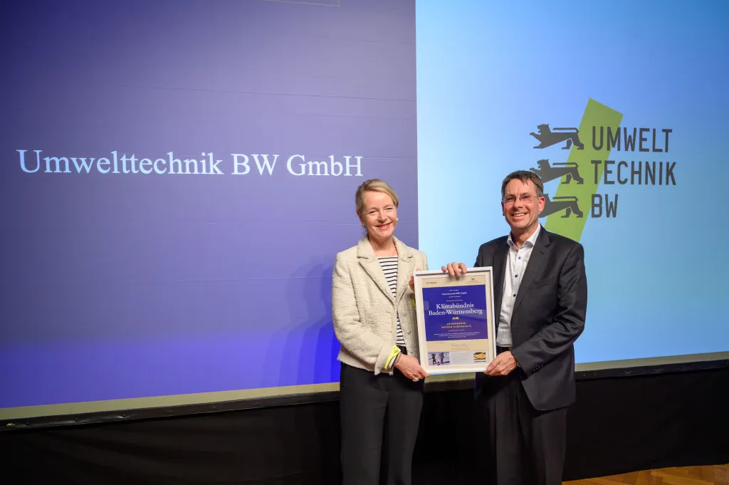 Umweltministerin Walker und Dr.-Ing. Hannes Spieth, Geschäftsführer Umwelttechnik BW