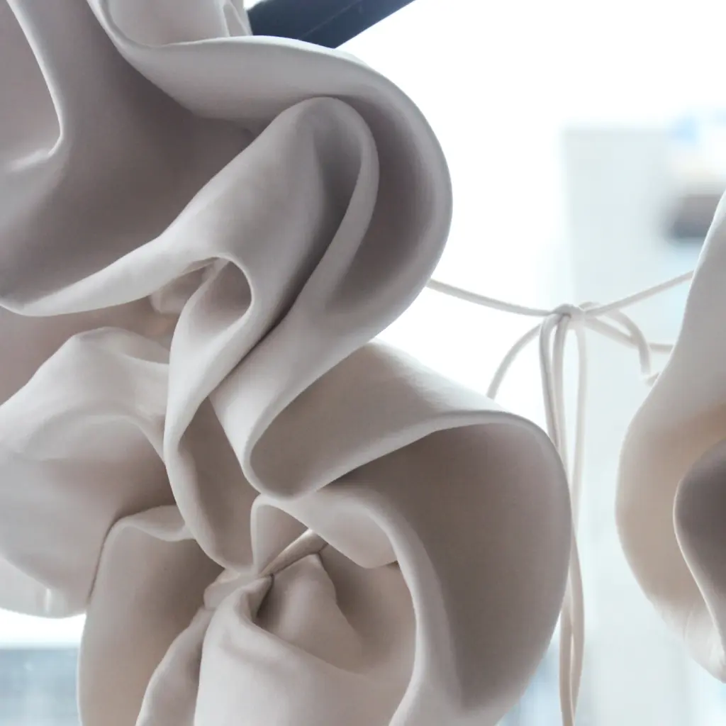 Kleid aus CO2 - CO2 als wertvoller Rohstoff