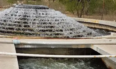 Wasserbrunnen in der Stadt Solapur in Indien